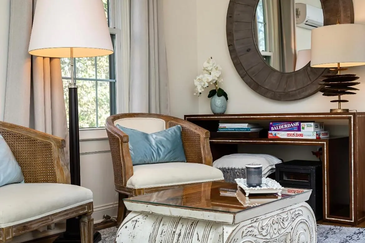 Guest house 5 Stars In Eastover Charlotte