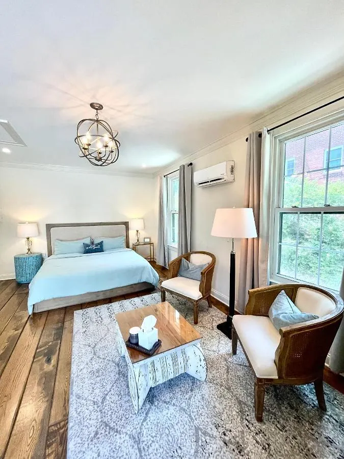 5 Stars In Eastover Charlotte Guest house